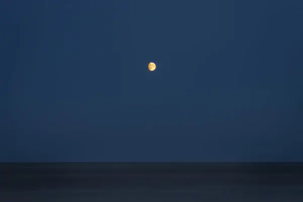 Vollmond am Himmel